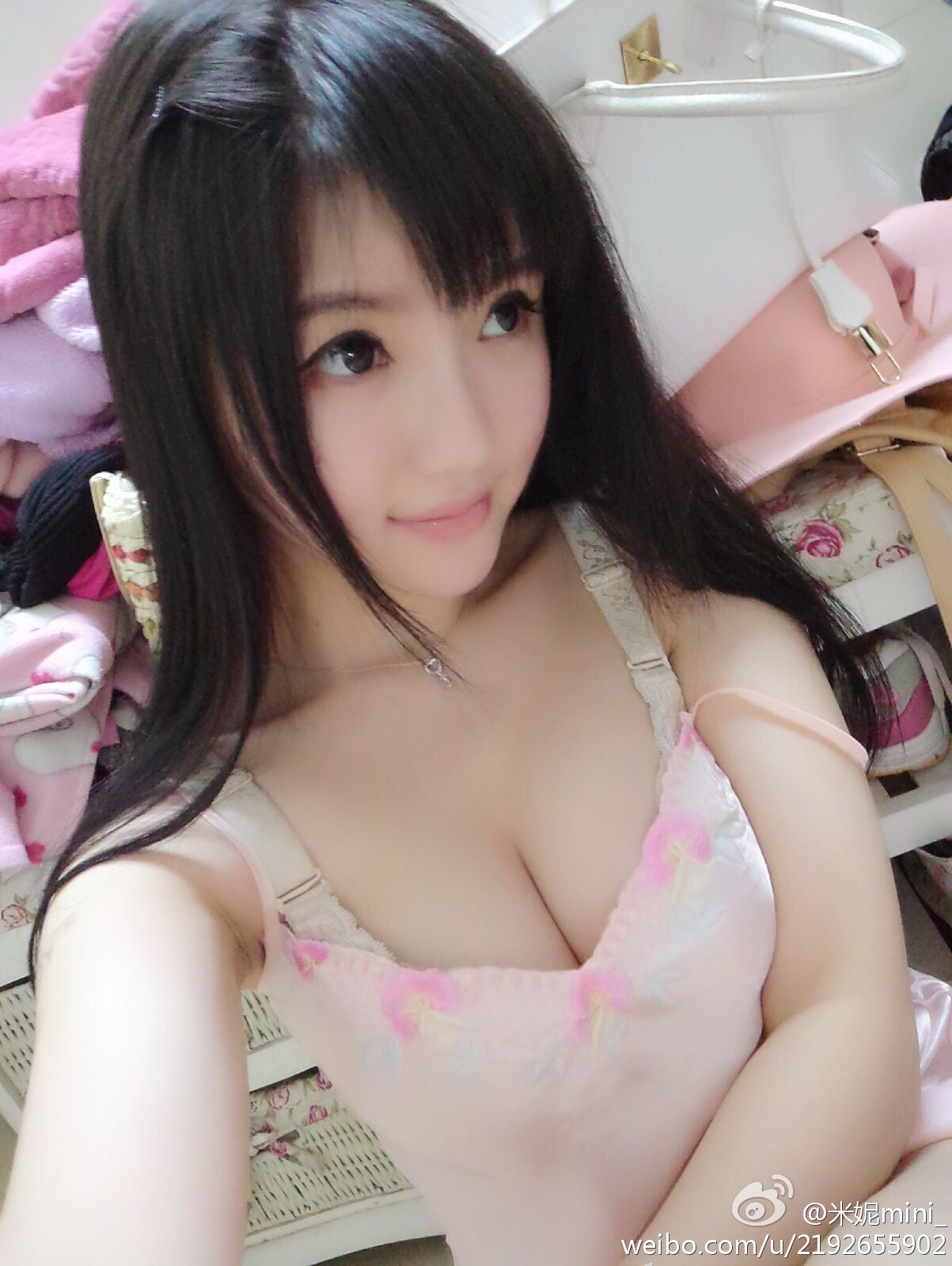 《秀人网 黄米妮 诱惑写真》第26张，模特黄米妮，秀人网，诱惑主题，全套100张