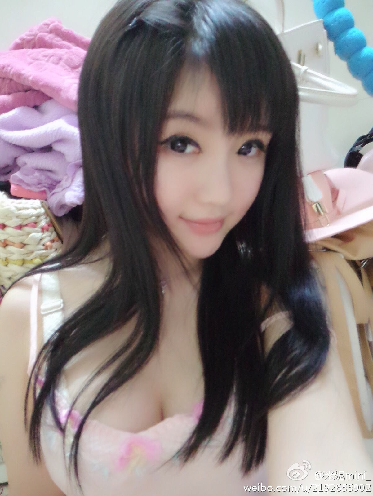《秀人网 黄米妮 诱惑写真》第27张，模特黄米妮，秀人网，诱惑主题，全套100张