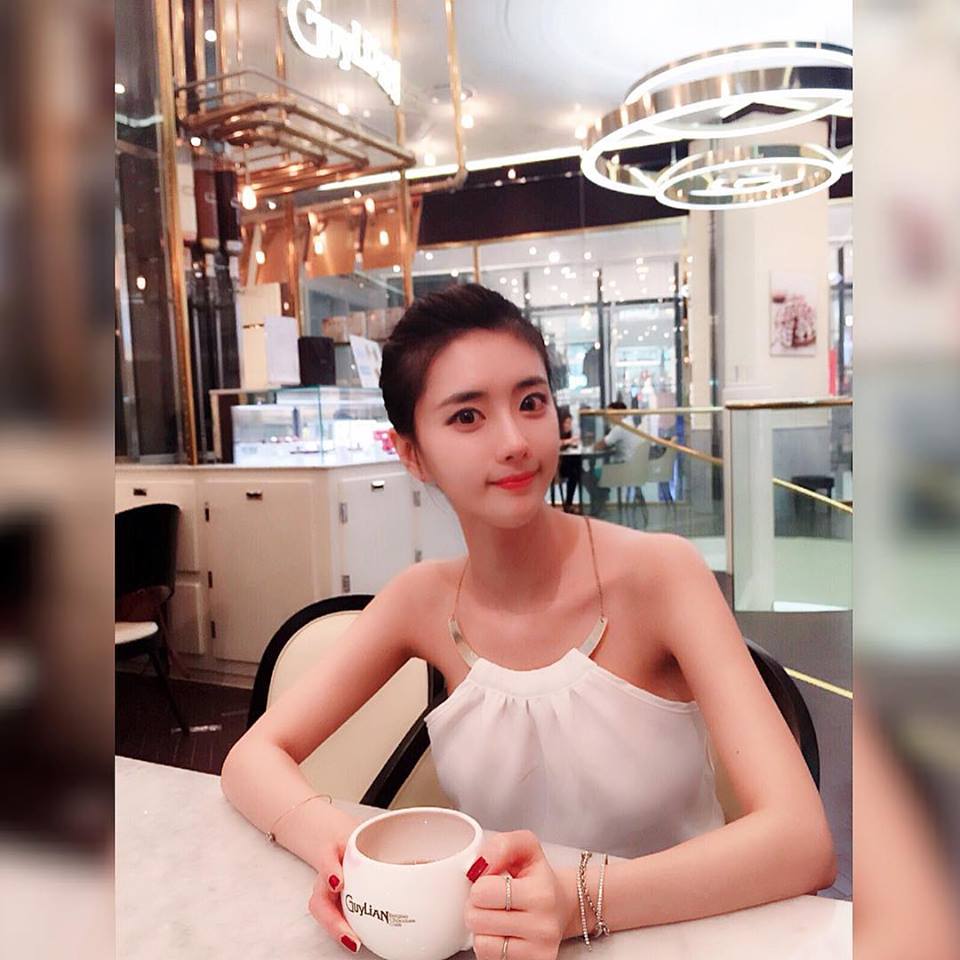 《易秀慧(易阳ELLY) 比基尼写真》第28张,模特易秀慧(易阳ELLY),比基尼主题,全套33张