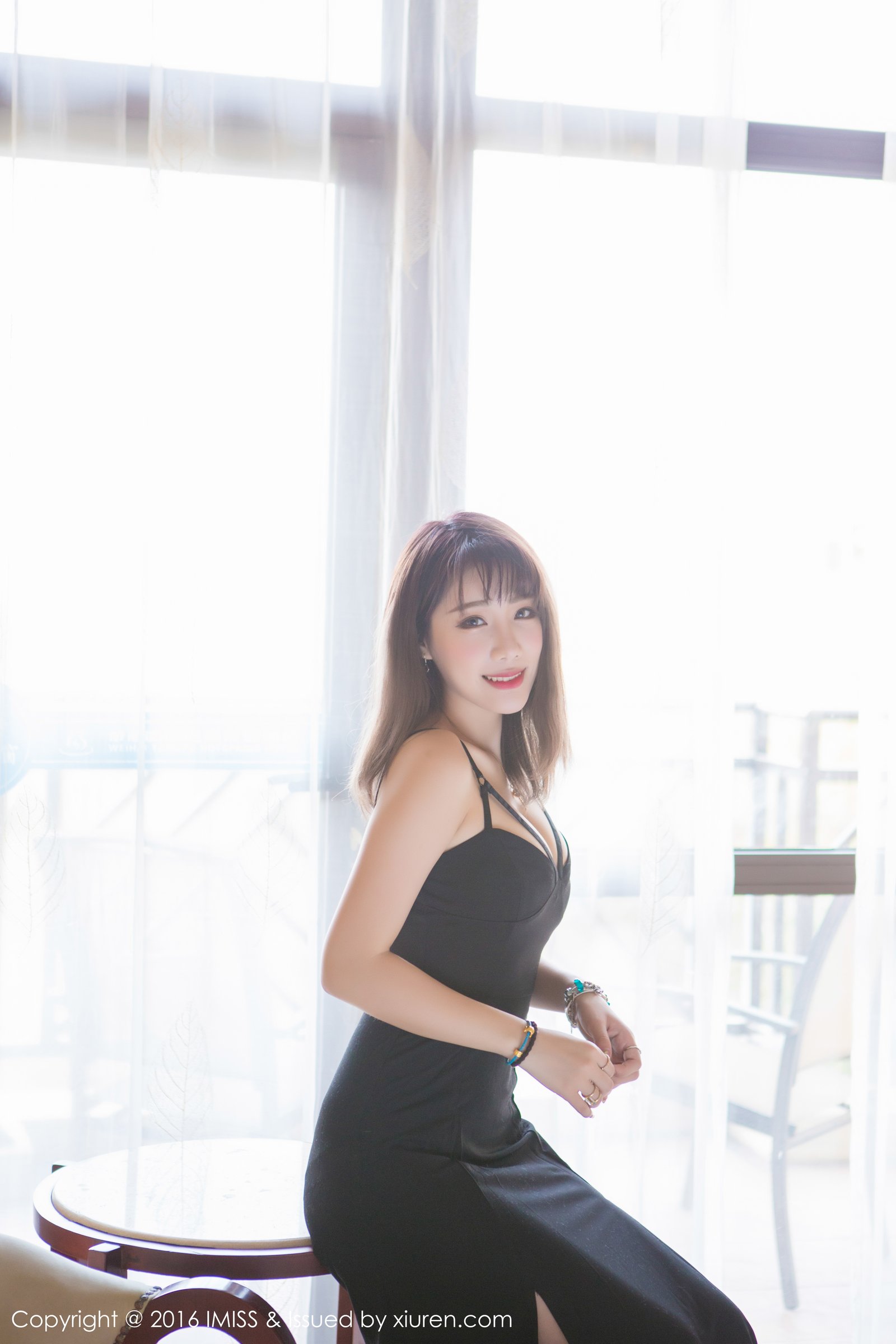 《爱蜜社 于姬 制服写真 VOL.063》第28张，模特于姬，爱蜜社，制服主题，全套73张