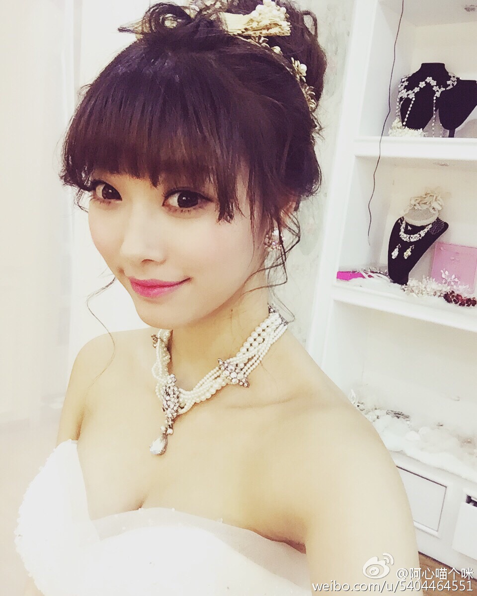 《夏美酱 私房照写真》第16张,模特夏美酱,私房照主题,全套22张