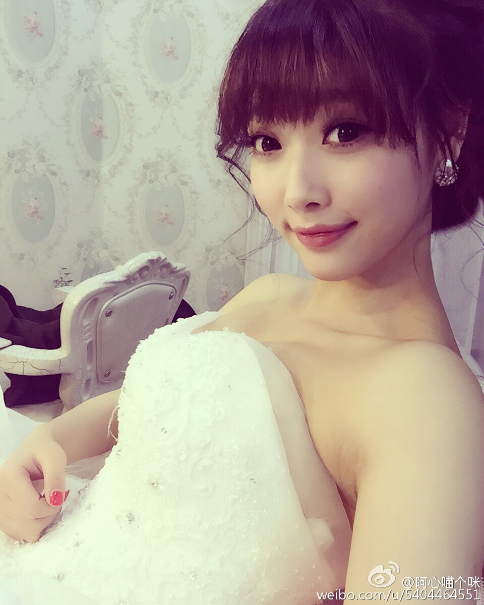 《夏美酱 私房照写真》第18张,模特夏美酱,私房照主题,全套22张