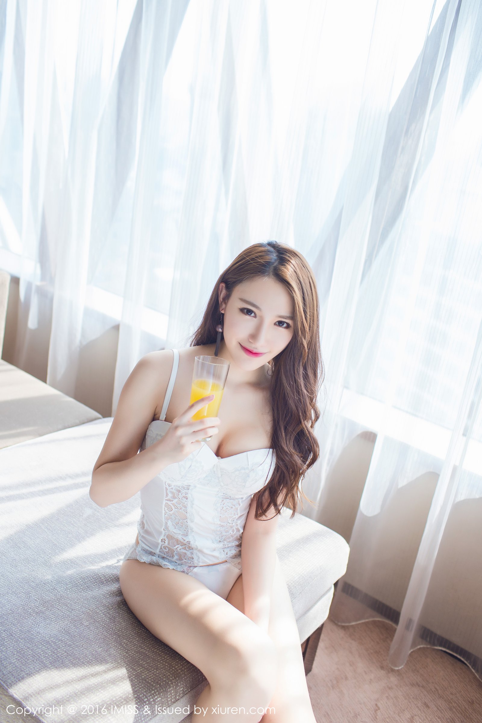 《爱蜜社 劉奕寧(刘奕宁) 制服写真 VOL.080》第29张，模特劉奕寧(刘奕宁)，爱蜜社，制服主题，全套49张