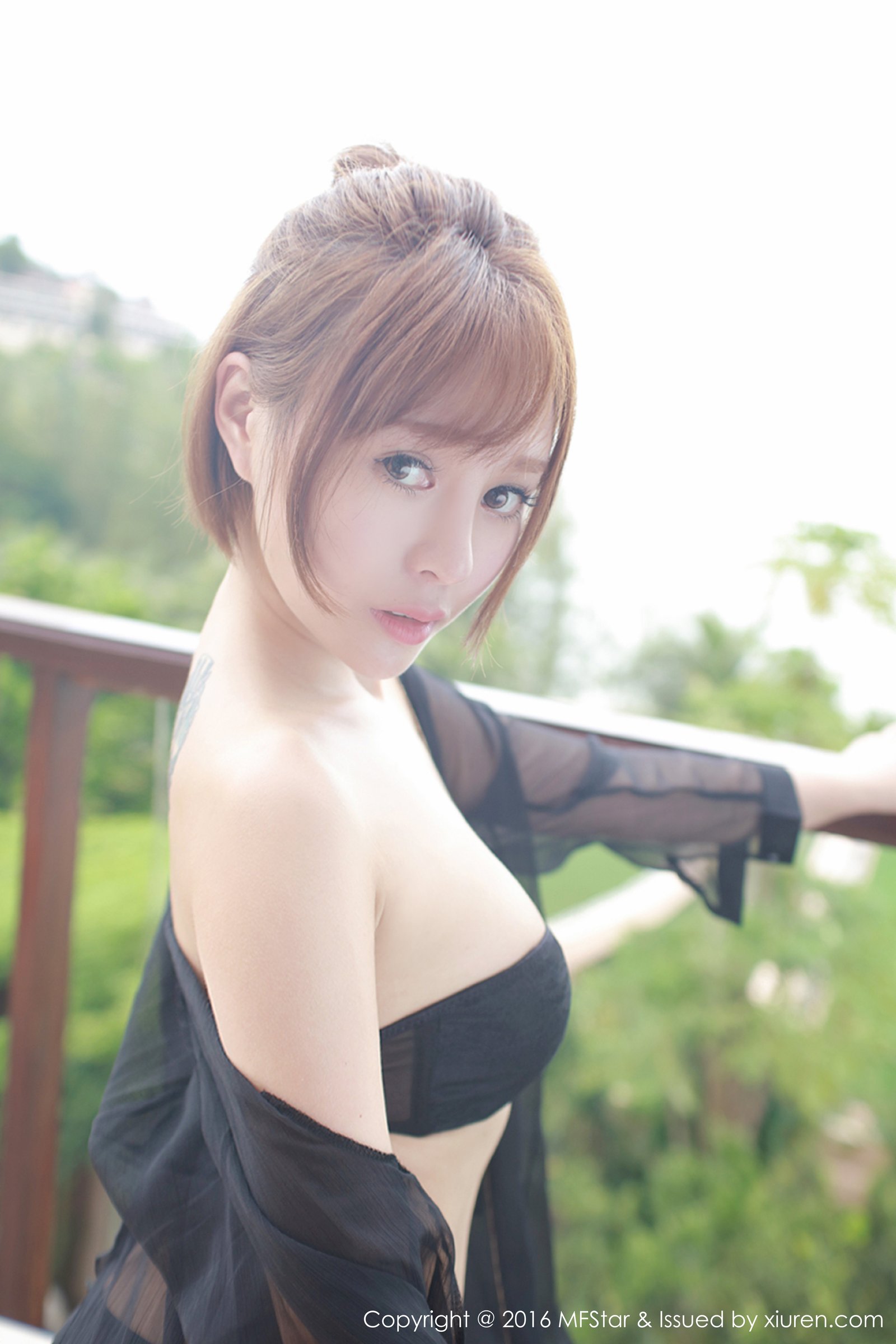 《mfstar Evelyn艾莉(Evelyn) 制服写真 VOL.061》第3张,模特Evelyn艾莉(Evelyn),mfstar,制服主题,全套55张