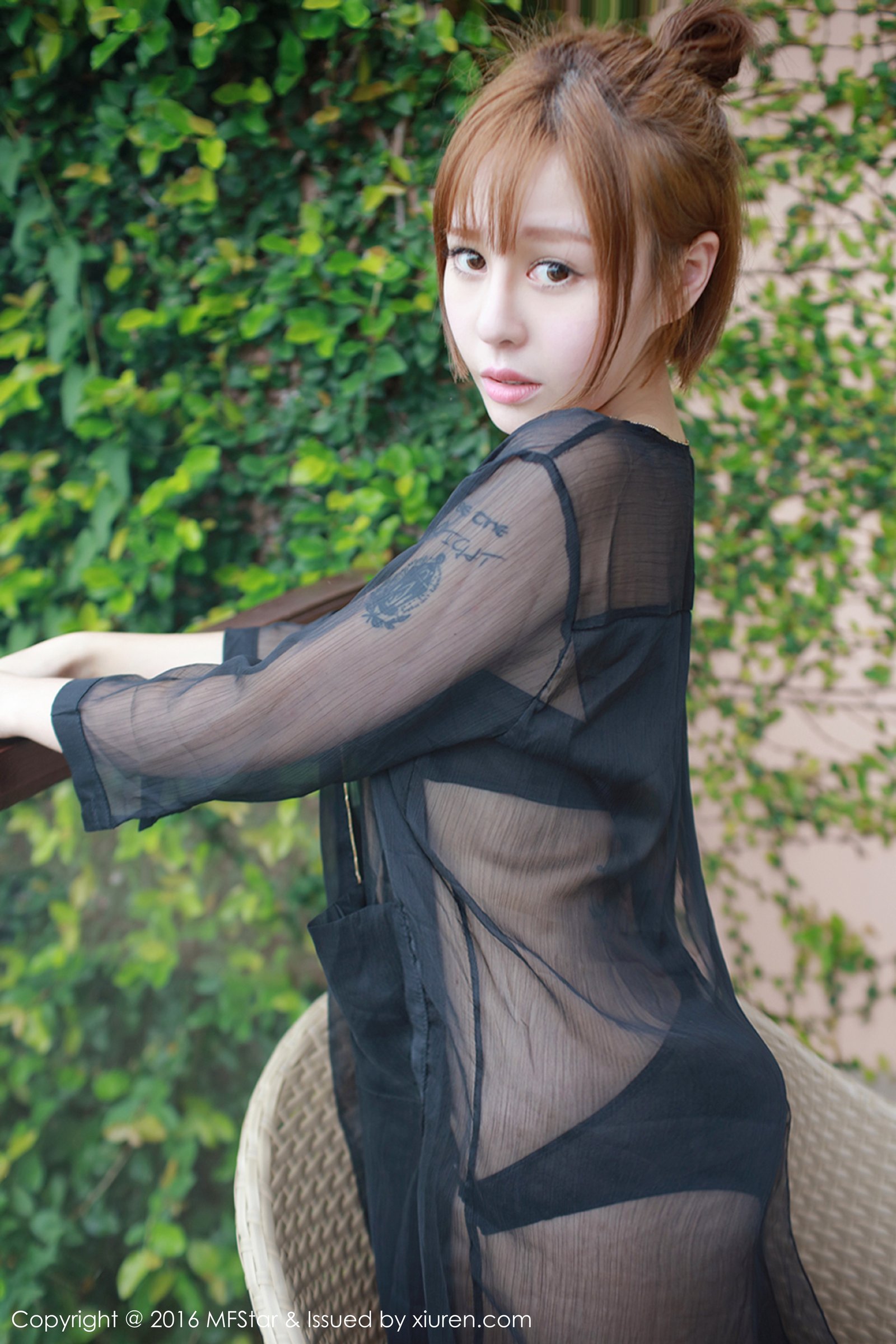 《mfstar Evelyn艾莉(Evelyn) 制服写真 VOL.061》第16张,模特Evelyn艾莉(Evelyn),mfstar,制服主题,全套55张