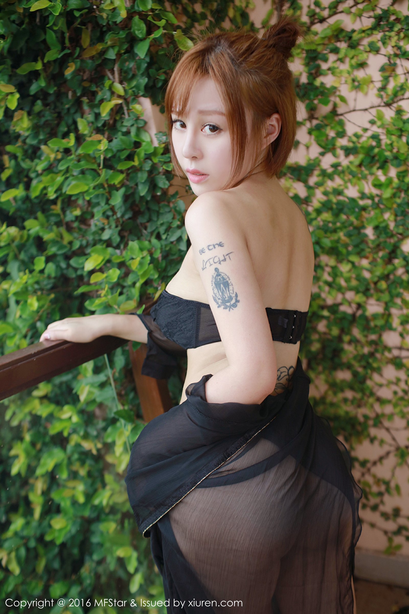 《mfstar Evelyn艾莉(Evelyn) 制服写真 VOL.061》第37张,模特Evelyn艾莉(Evelyn),mfstar,制服主题,全套55张
