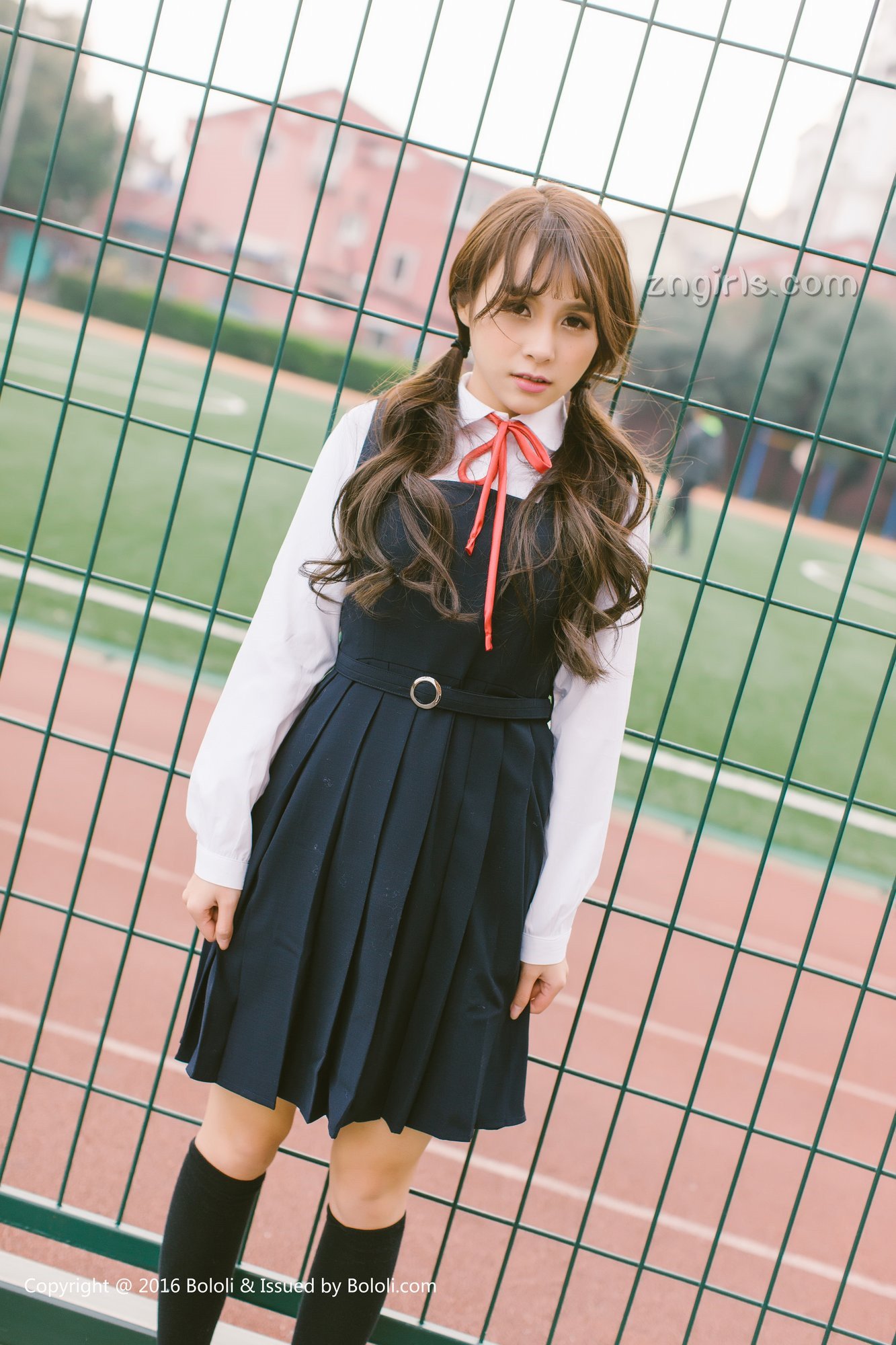 《夏美酱 制服写真》第3张，模特夏美酱，制服主题，全套63张