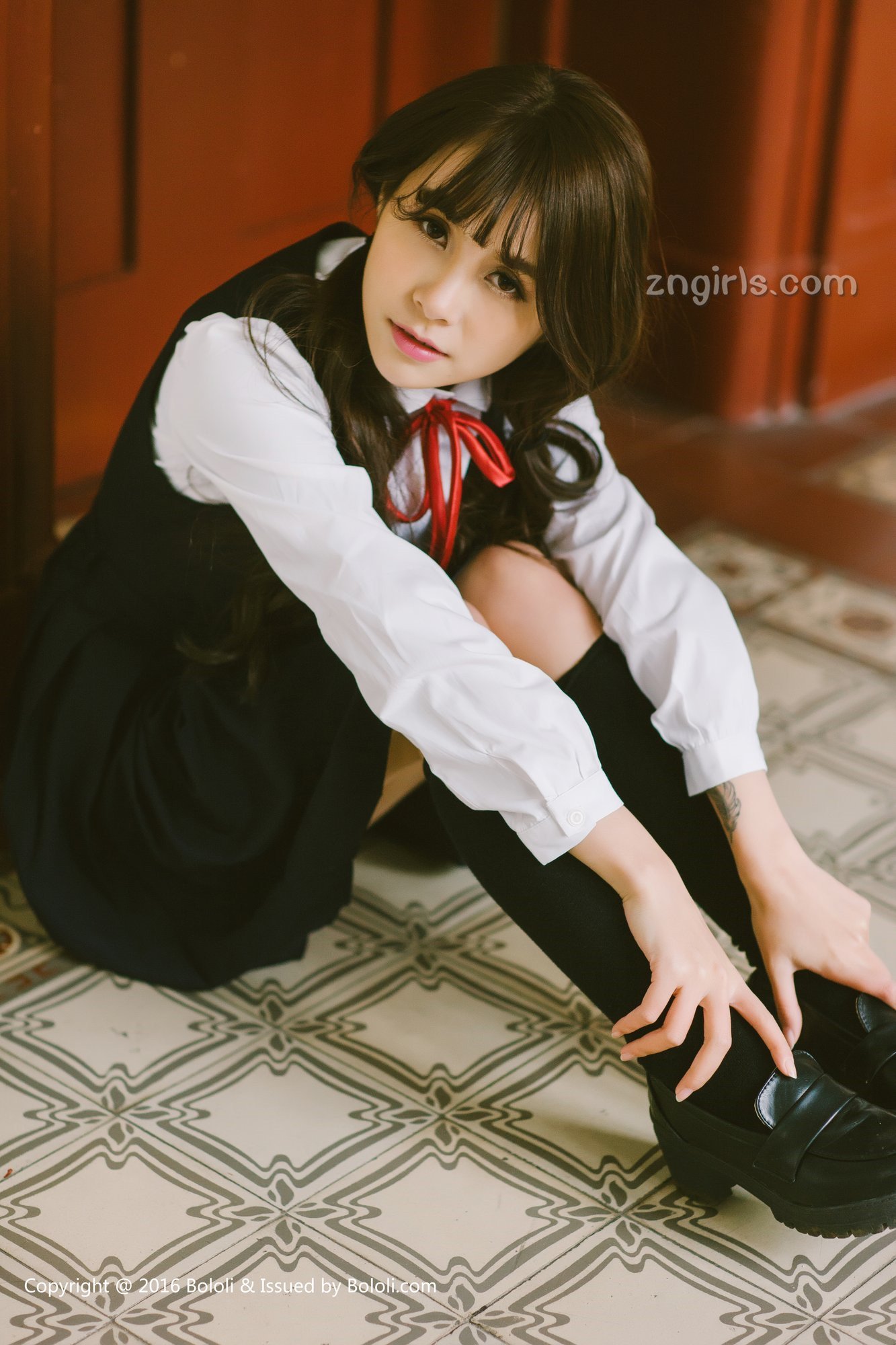 《夏美酱 制服写真》第12张,模特夏美酱,制服主题,全套63张