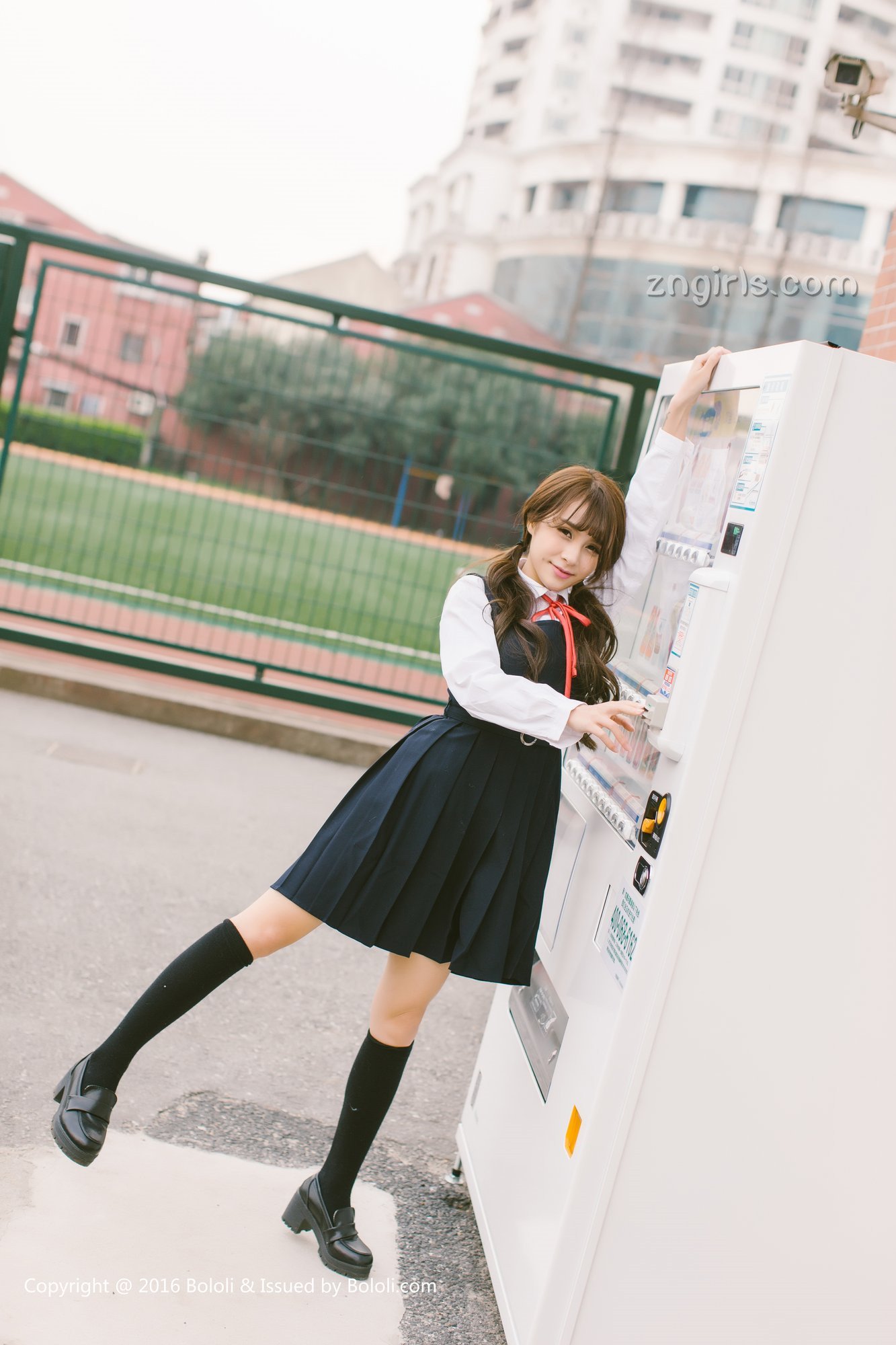 《夏美酱 制服写真》第21张，模特夏美酱，制服主题，全套63张