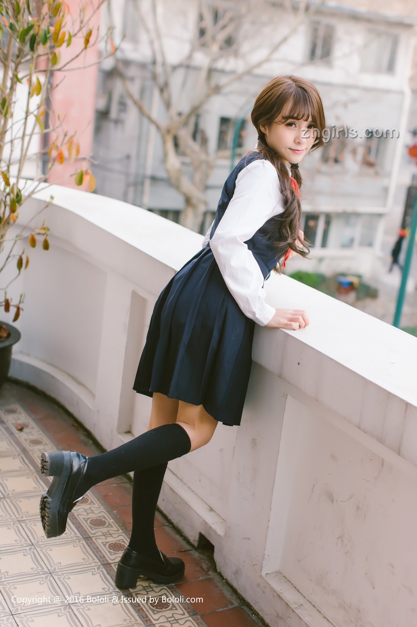 《夏美酱 制服写真》第29张,模特夏美酱,制服主题,全套63张