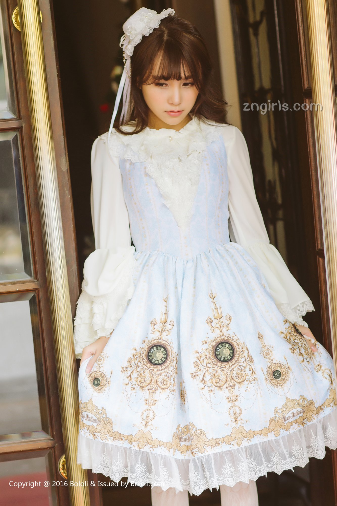 《夏美酱 制服写真》第33张,模特夏美酱,制服主题,全套63张