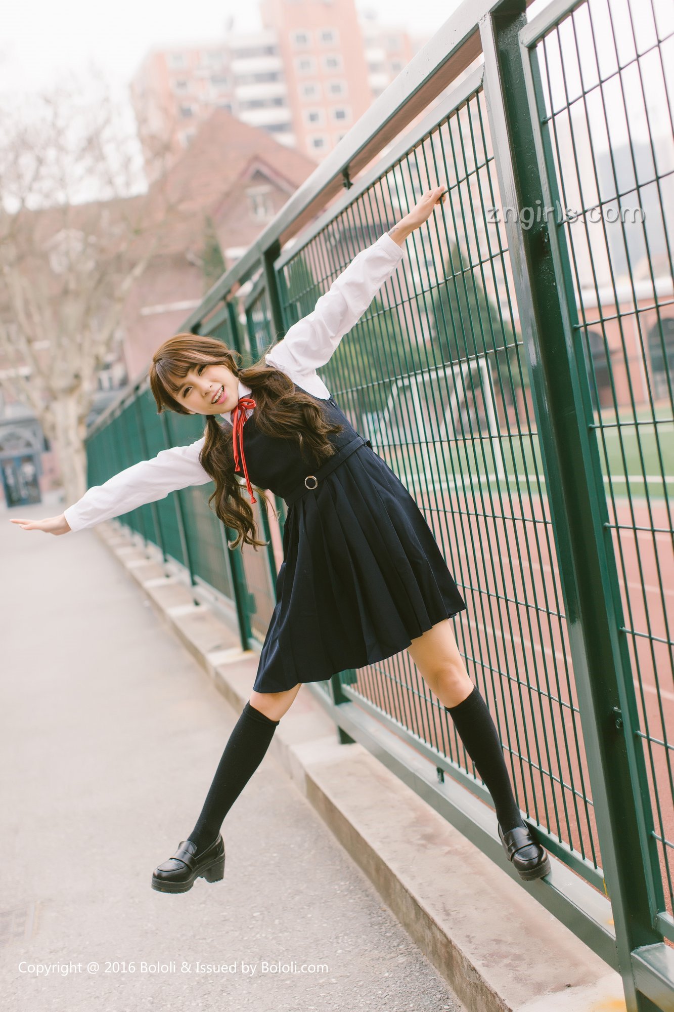 《夏美酱 制服写真》第38张,模特夏美酱,制服主题,全套63张