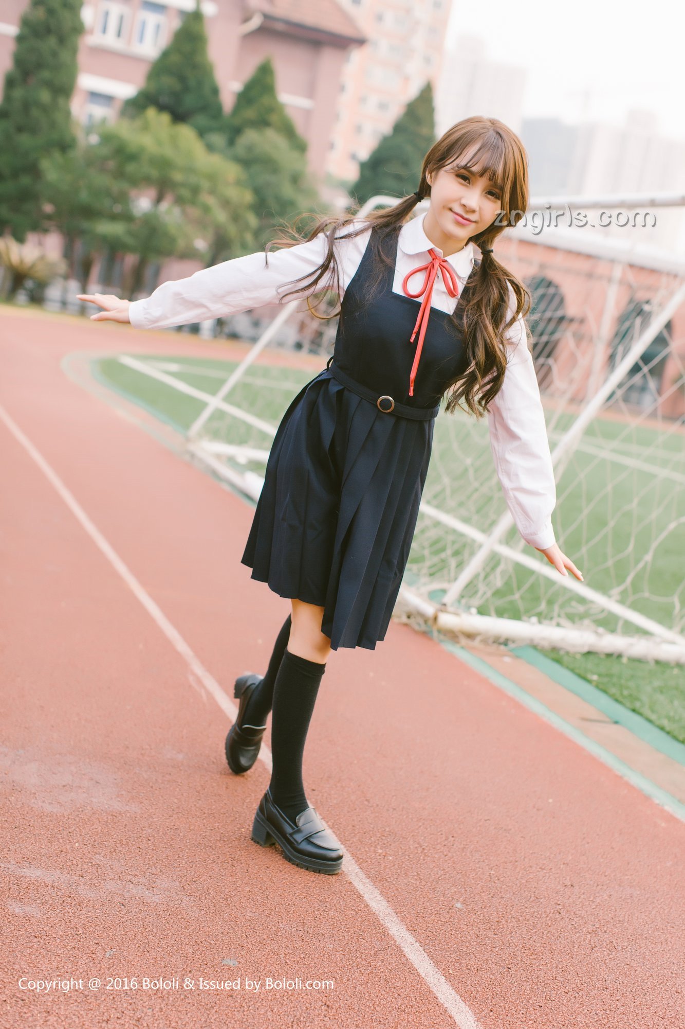 《夏美酱 制服写真》第41张,模特夏美酱,制服主题,全套63张