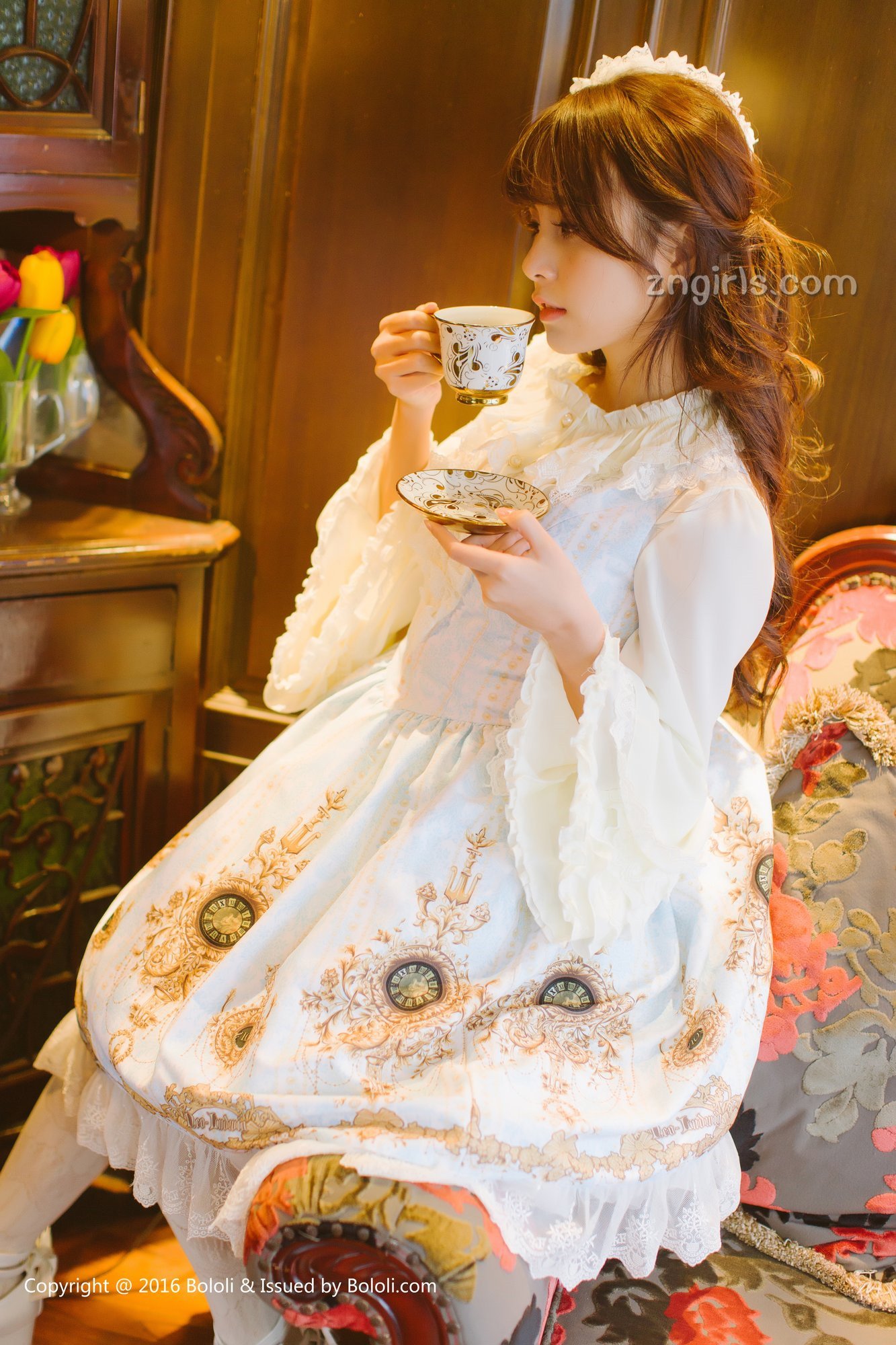 《夏美酱 制服写真》第46张，模特夏美酱，制服主题，全套63张