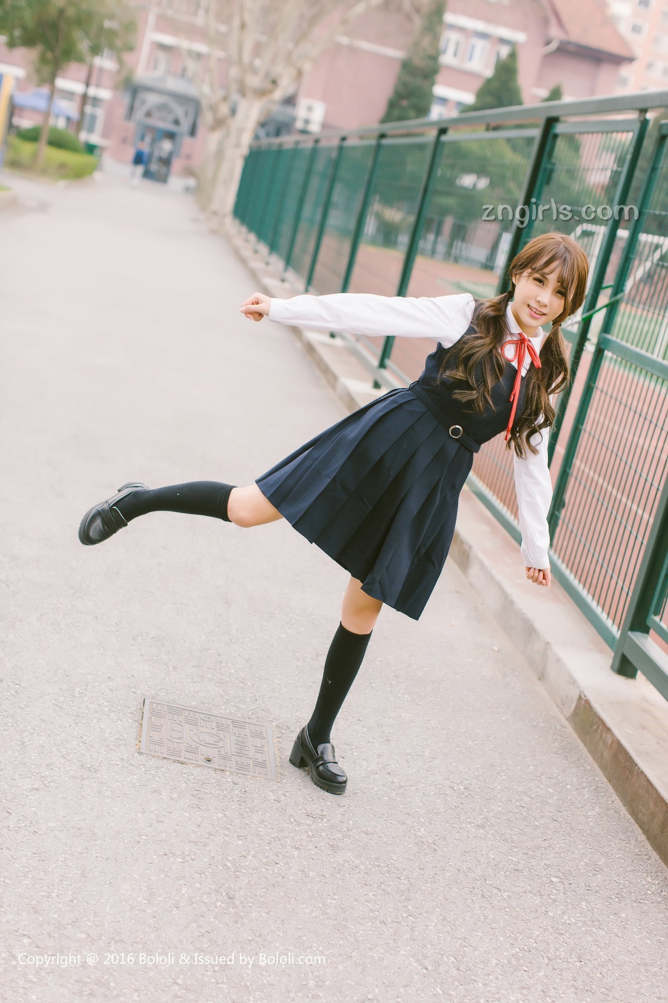 《夏美酱 制服写真》第56张,模特夏美酱,制服主题,全套63张