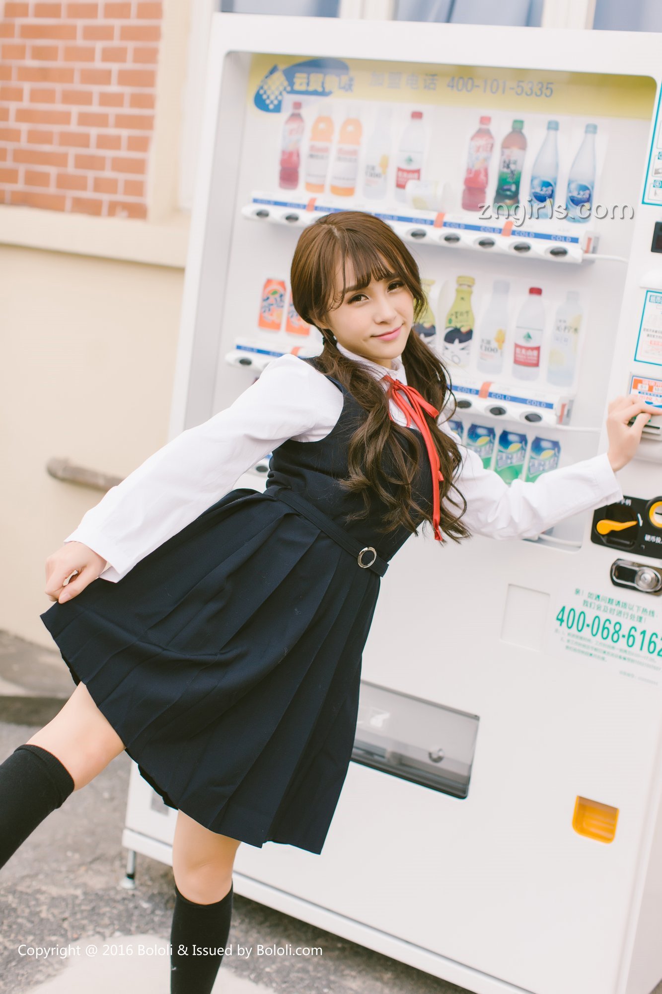《夏美酱 制服写真》第58张,模特夏美酱,制服主题,全套63张