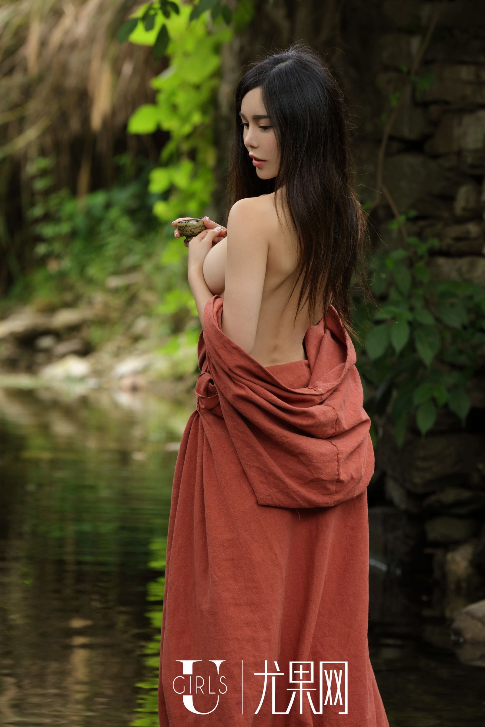 《Ugirls尤果网 颜爱泽(yanaizhe) 爱尤物写真》第14张，模特颜爱泽(yanaizhe)，ugirls，爱尤物主题，全套52张