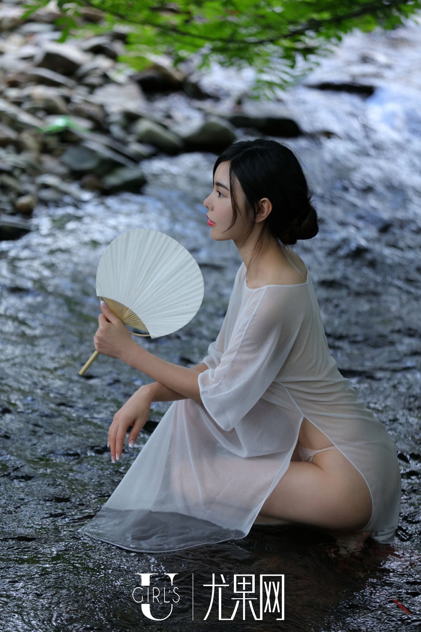 《Ugirls尤果网 颜爱泽(yanaizhe) 爱尤物写真》第20张,模特颜爱泽(yanaizhe),ugirls,爱尤物主题,全套52张