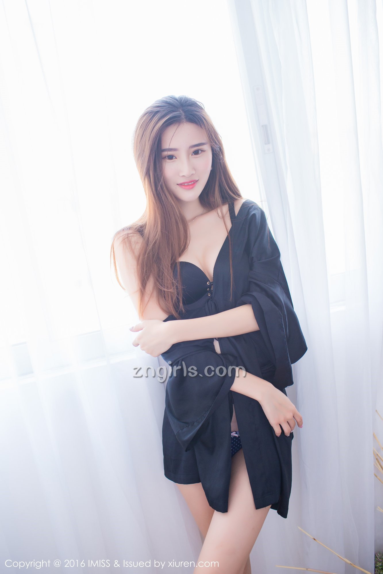 《爱蜜社 孙污箜 制服写真 VOL.135》第5张,模特孙污箜,爱蜜社,制服主题,全套66张