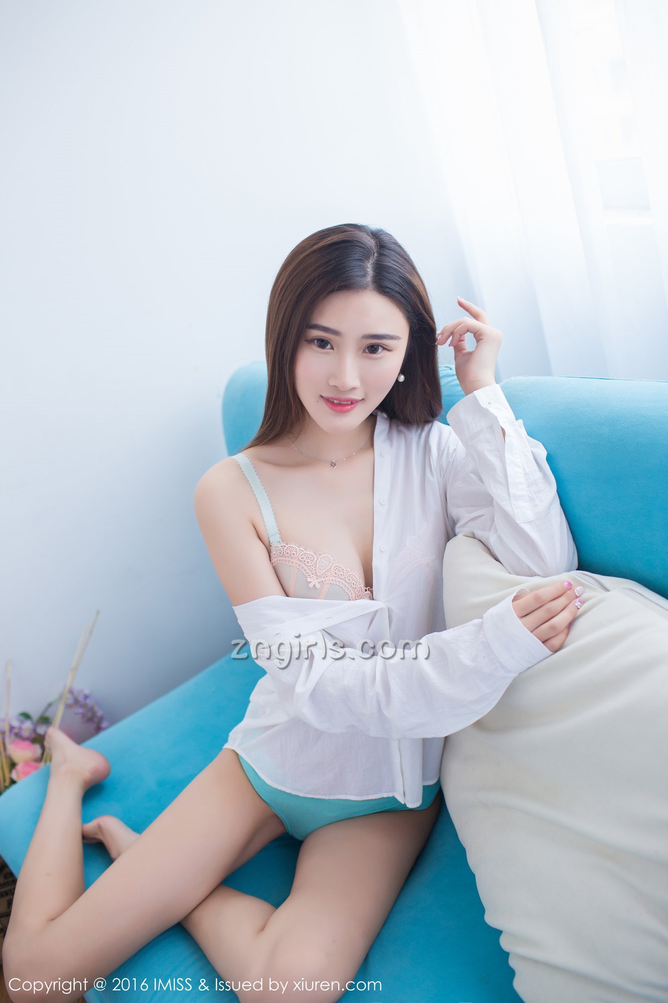 《爱蜜社 孙污箜 制服写真 VOL.135》第22张,模特孙污箜,爱蜜社,制服主题,全套66张