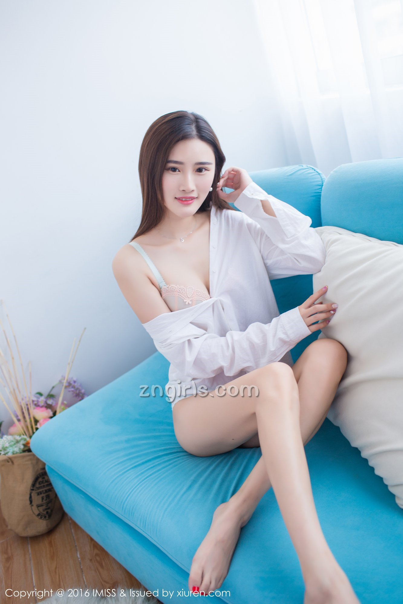 《爱蜜社 孙污箜 制服写真 VOL.135》第24张,模特孙污箜,爱蜜社,制服主题,全套66张