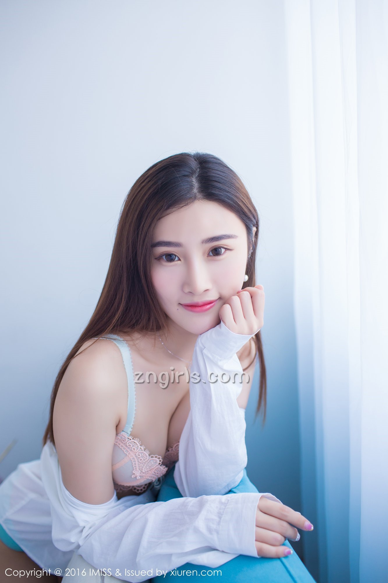 《爱蜜社 孙污箜 制服写真 VOL.135》第34张,模特孙污箜,爱蜜社,制服主题,全套66张