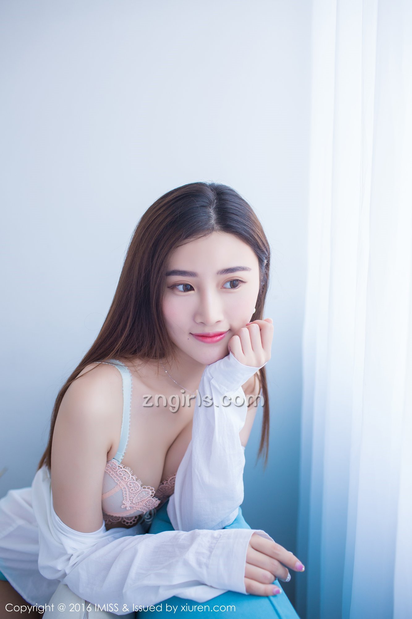 《爱蜜社 孙污箜 制服写真 VOL.135》第35张,模特孙污箜,爱蜜社,制服主题,全套66张