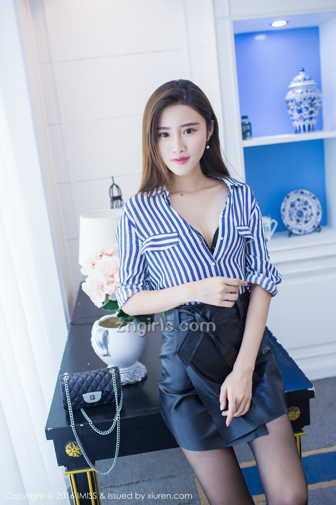 《爱蜜社 孙污箜 制服写真 VOL.135》第46张，模特孙污箜，爱蜜社，制服主题，全套66张