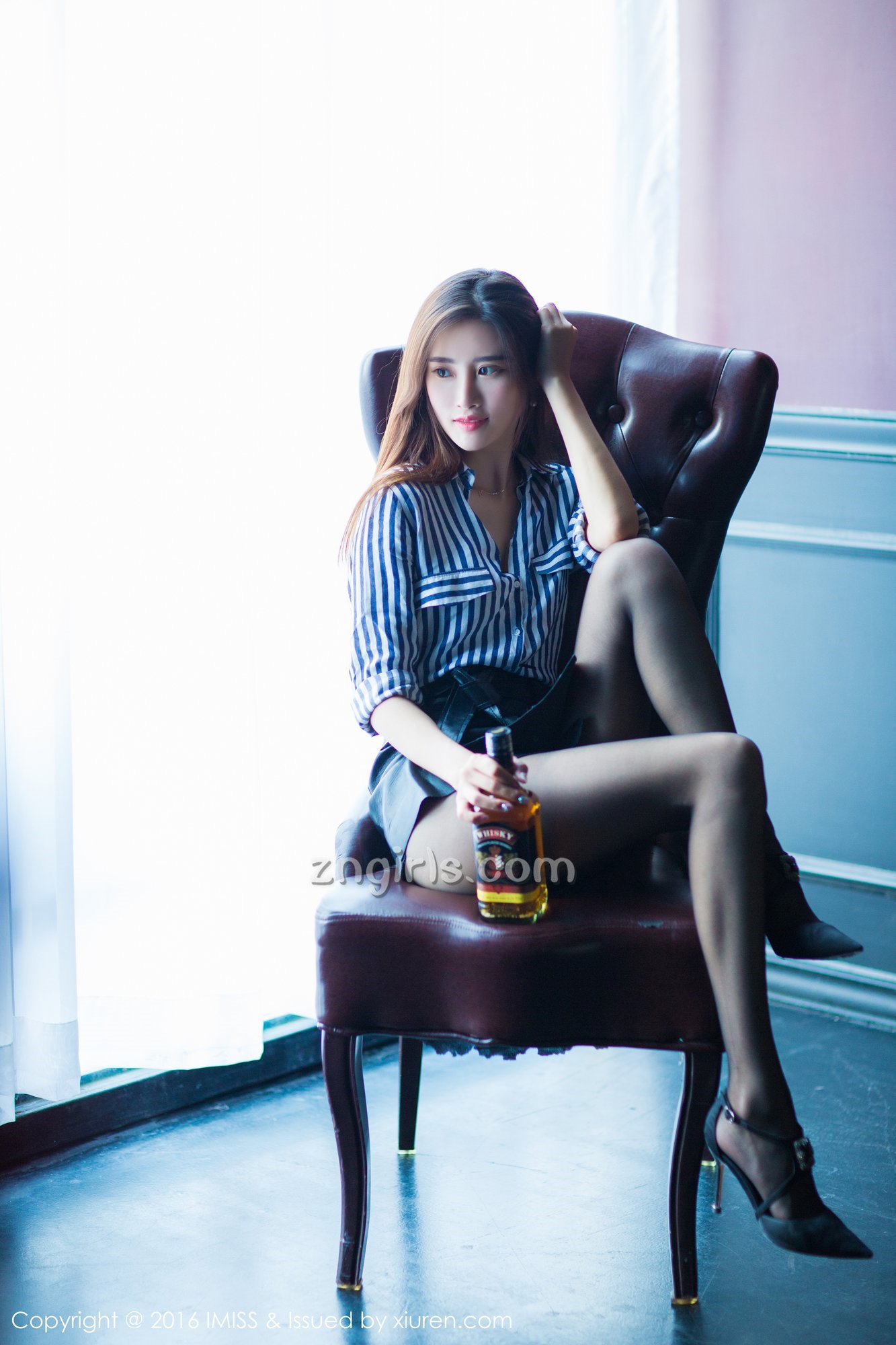 《爱蜜社 孙污箜 制服写真 VOL.135》第65张,模特孙污箜,爱蜜社,制服主题,全套66张