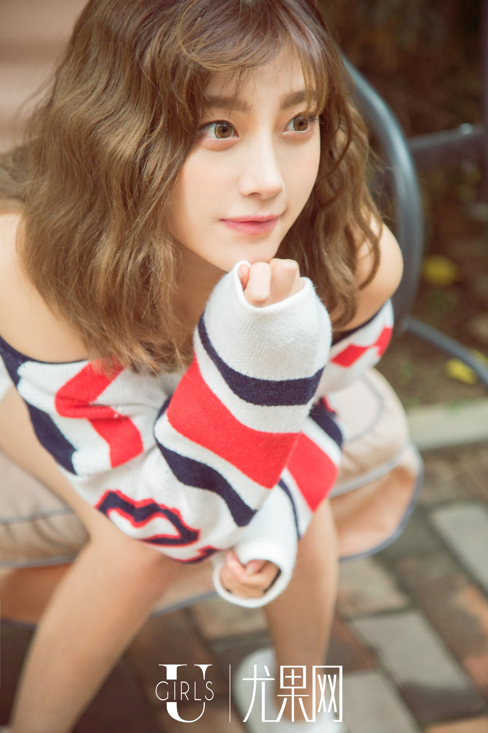 《ugirls 杨晨晨 爱尤物写真 第221期》第56张，模特杨晨晨，ugirls，爱尤物主题，全套65张