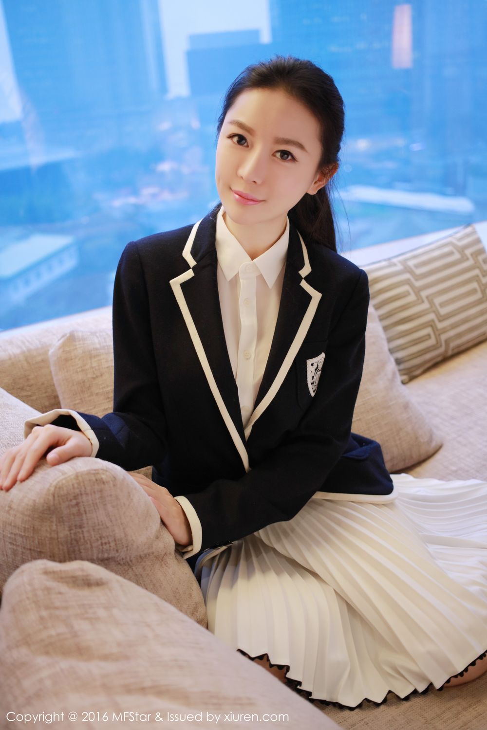 《mfstar 慕羽茜(muyuqian) 制服写真 VOL.076》第1张,模特慕羽茜(muyuqian),mfstar,制服主题,全套52张