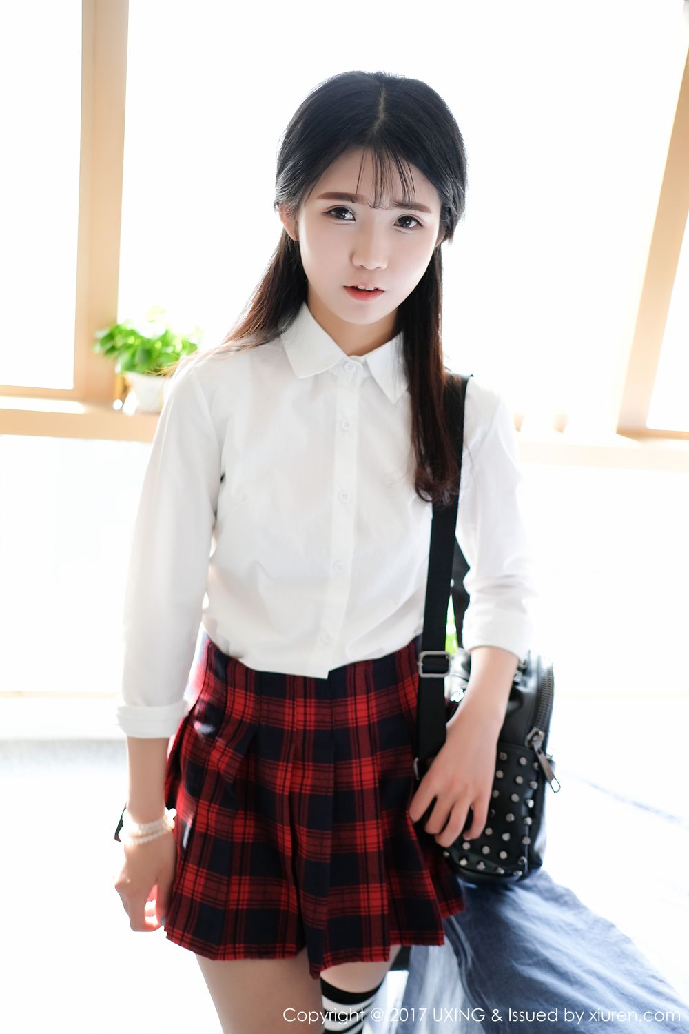 《秀人网 可爱的小叶子(Keaide Xiaoyezi) 制服写真 VOL.046》第5张,模特可爱的小叶子(Keaide Xiaoyezi),秀人网,制服主题,全套50张