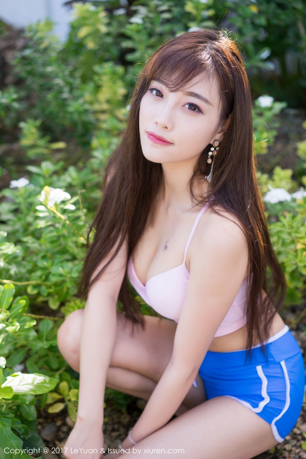 《秀人网 周妍希(奶瓶土肥圆)、杨晨晨 制服写真 VOL.032》第7张,模特周妍希(奶瓶土肥圆)、杨晨晨,秀人网,制服主题,全套59张