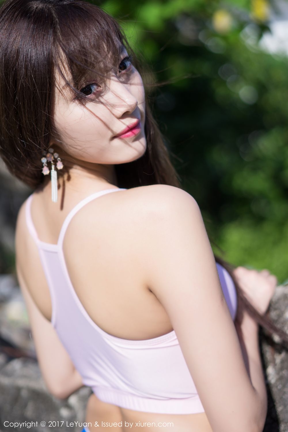 《秀人网 周妍希(奶瓶土肥圆)、杨晨晨 制服写真 VOL.032》第12张,模特周妍希(奶瓶土肥圆)、杨晨晨,秀人网,制服主题,全套59张