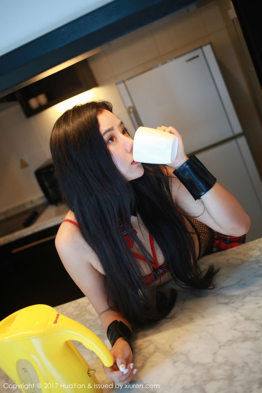 《秀人网 汤曼玲(玛鲁娜) 制服写真 VOL.032》第46张,模特汤曼玲(玛鲁娜),秀人网,制服主题,全套50张