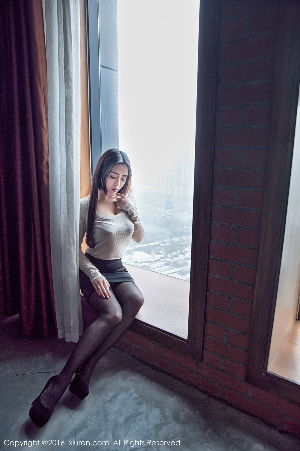 《秀人网 兜豆靓(Youlina) 黑丝写真》第8张,模特兜豆靓(Youlina),秀人网,黑丝主题,全套42张