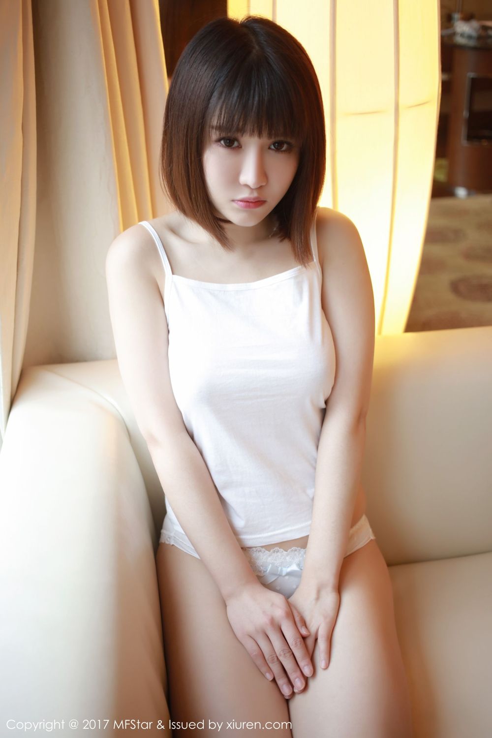 《秀人网 傲娇萌萌(mengmeng) 白嫩写真》第4张,模特傲娇萌萌(mengmeng),秀人网,白嫩主题,全套41张