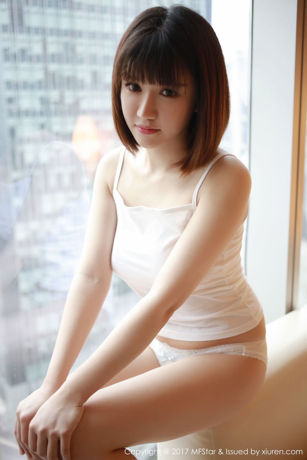 《秀人网 傲娇萌萌(mengmeng) 白嫩写真》第11张，模特傲娇萌萌(mengmeng)，秀人网，白嫩主题，全套41张