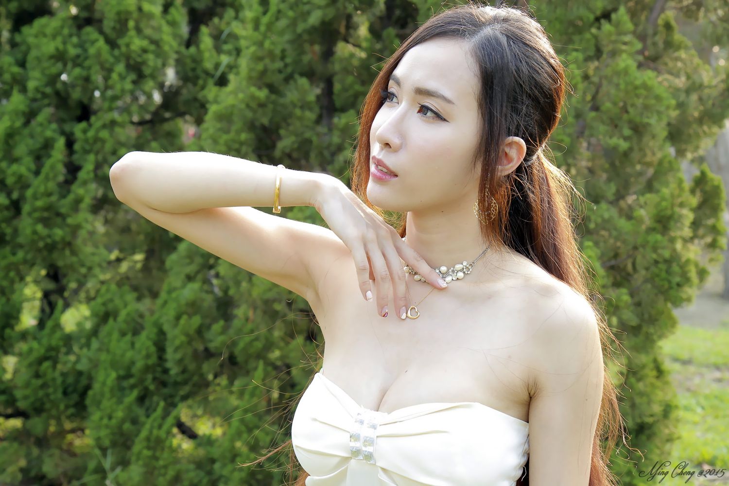 《曾妍希 户外写真》第63张,模特曾妍希,户外主题,全套100张