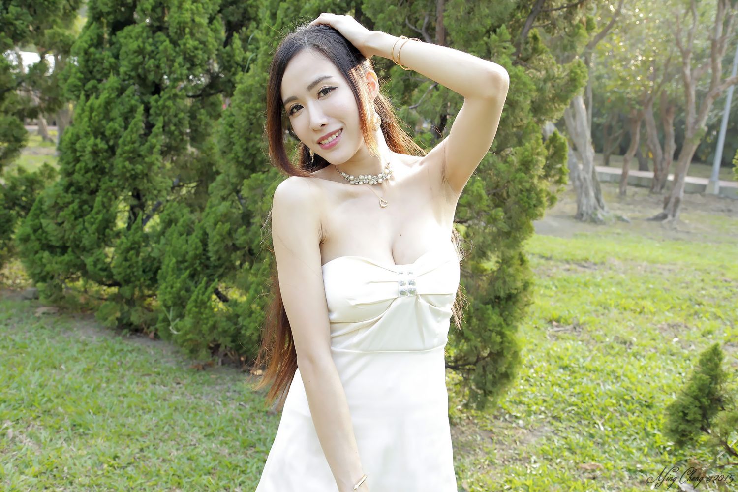 《曾妍希 户外写真》第66张,模特曾妍希,户外主题,全套100张