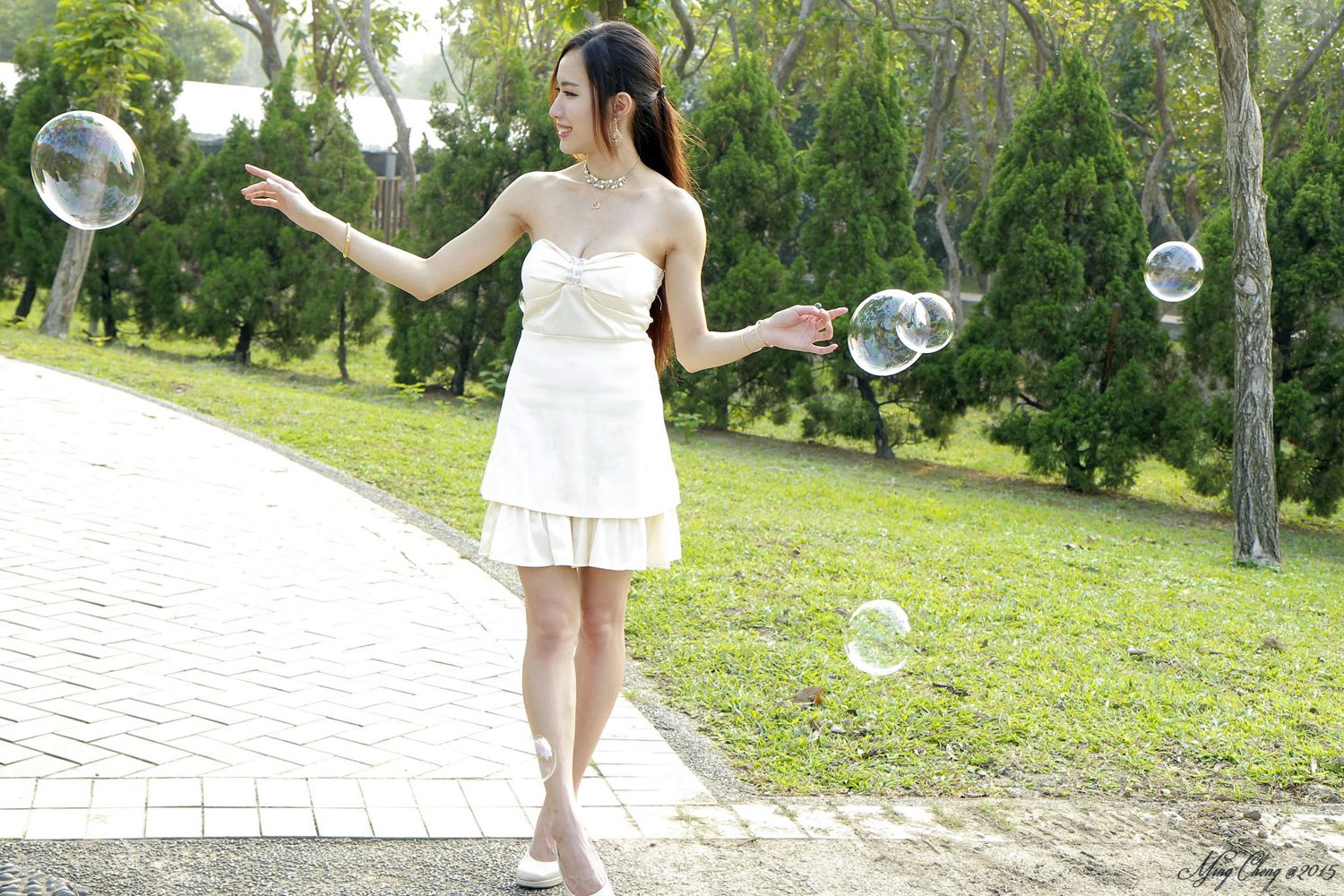 《曾妍希 户外写真》第71张,模特曾妍希,户外主题,全套100张