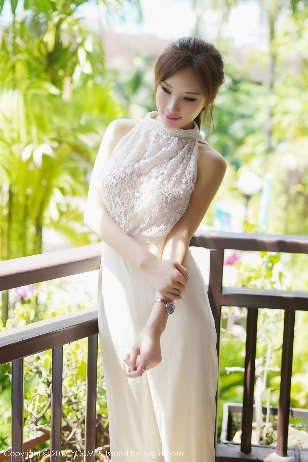 《秀人网 周妍希(奶瓶土肥圆)、汤曼玲(玛鲁娜) 性感写真》第2张,模特周妍希(奶瓶土肥圆)、汤曼玲(玛鲁娜),秀人网,性感主题,全套35张