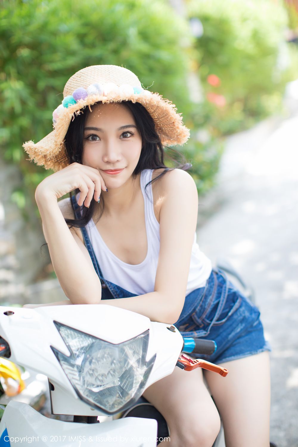 《容容容Alice(Alice) 气质写真》第11张，模特容容容Alice(Alice)，气质主题，全套46张
