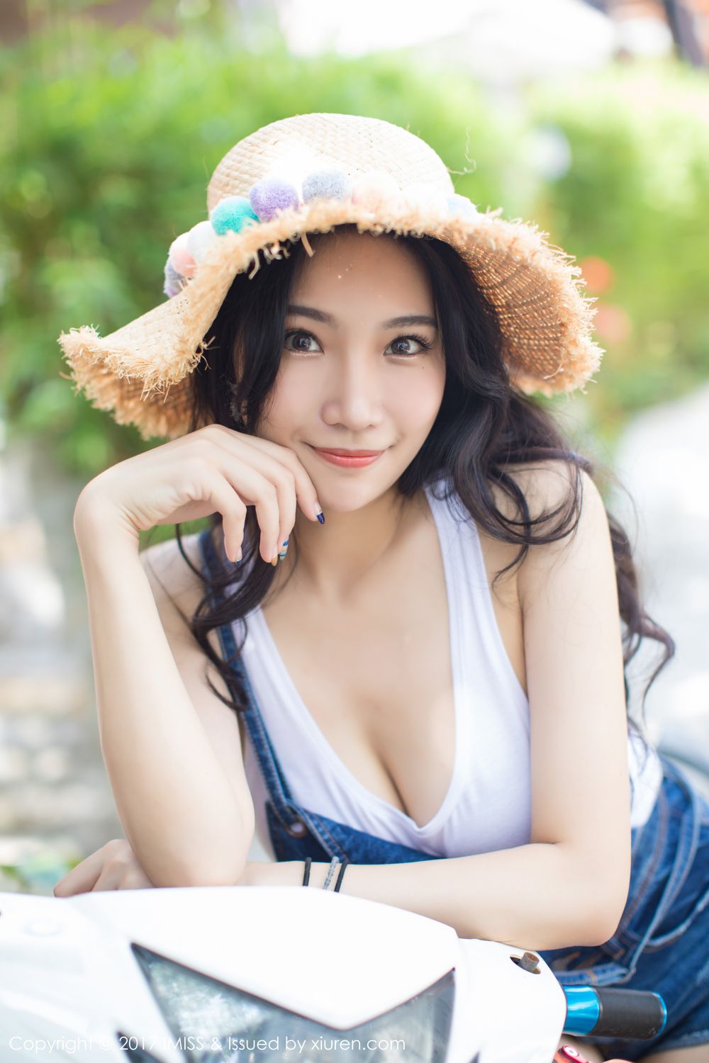 《容容容Alice(Alice) 气质写真》第12张，模特容容容Alice(Alice)，气质主题，全套46张