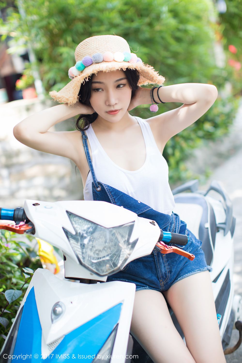 《容容容Alice(Alice) 气质写真》第13张，模特容容容Alice(Alice)，气质主题，全套46张