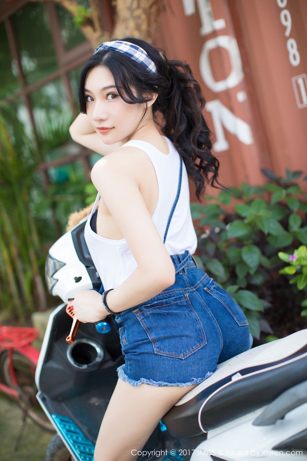 《容容容Alice(Alice) 气质写真》第15张，模特容容容Alice(Alice)，气质主题，全套46张