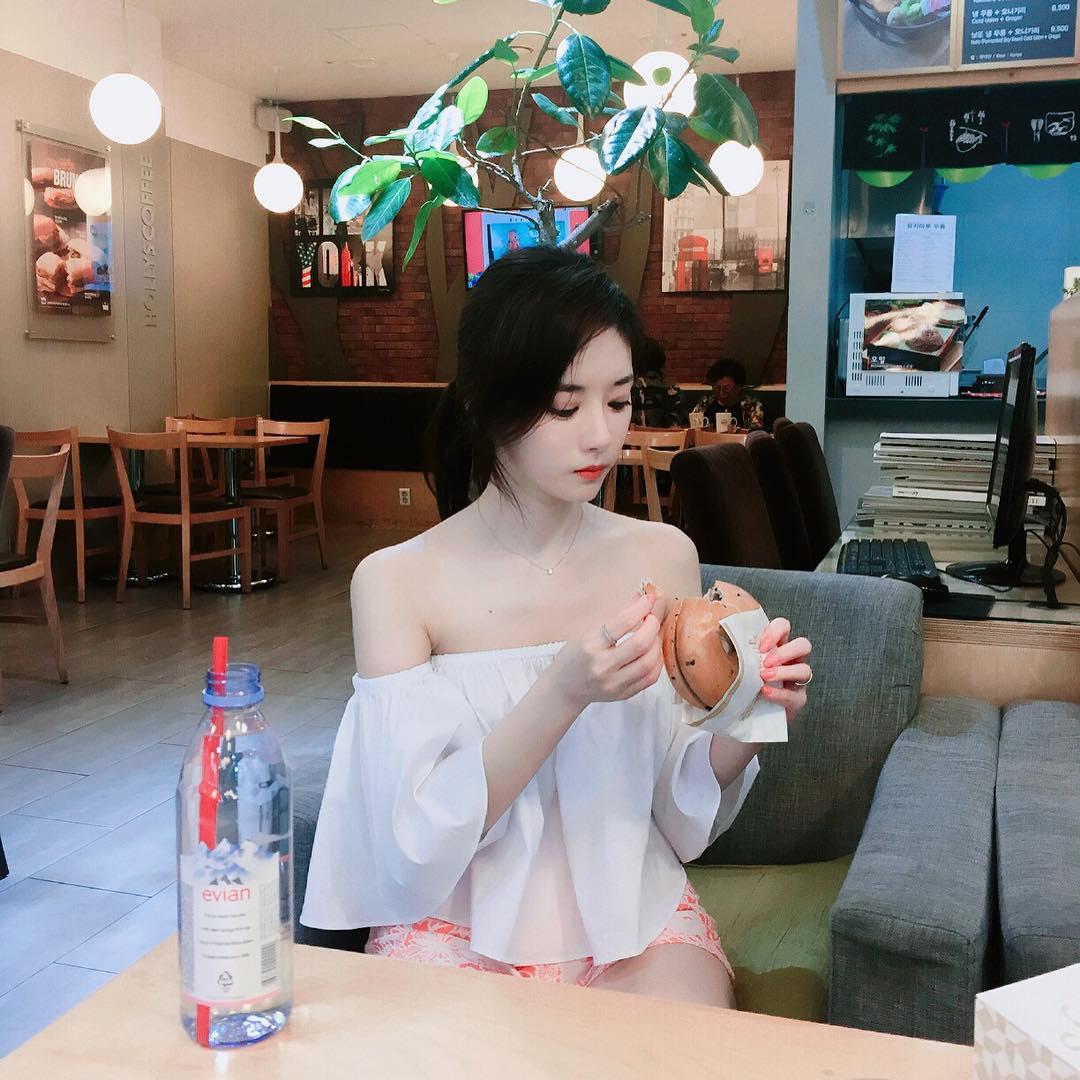 《谢芷馨(Sindy) 私房照写真》第15张,模特谢芷馨(Sindy),私房照主题,全套43张