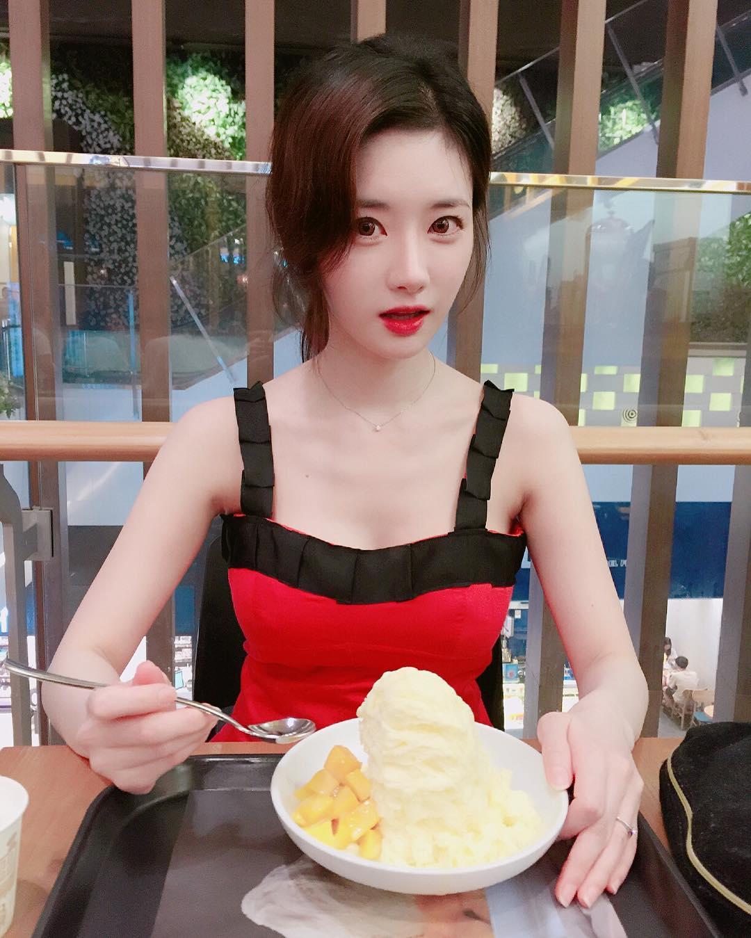 《谢芷馨(Sindy) 私房照写真》第28张,模特谢芷馨(Sindy),私房照主题,全套43张