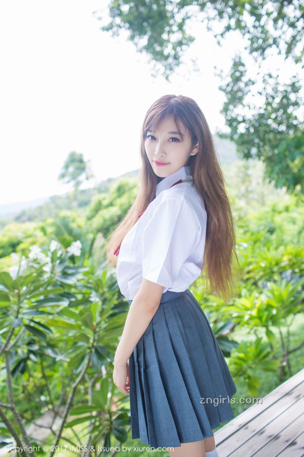 《秀人网 周妍希(奶瓶土肥圆) 内衣写真》第2张,模特周妍希(奶瓶土肥圆),秀人网,内衣主题,全套42张