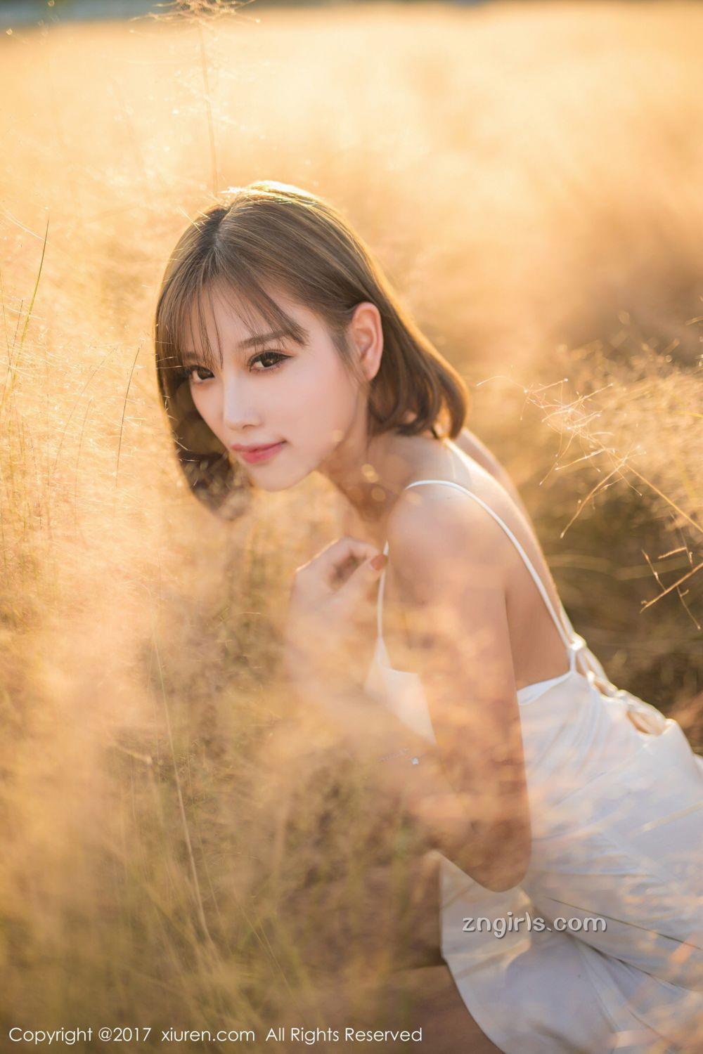 《秀人网 杨晨晨 户外写真》第15张,模特杨晨晨,秀人网,户外主题,全套50张